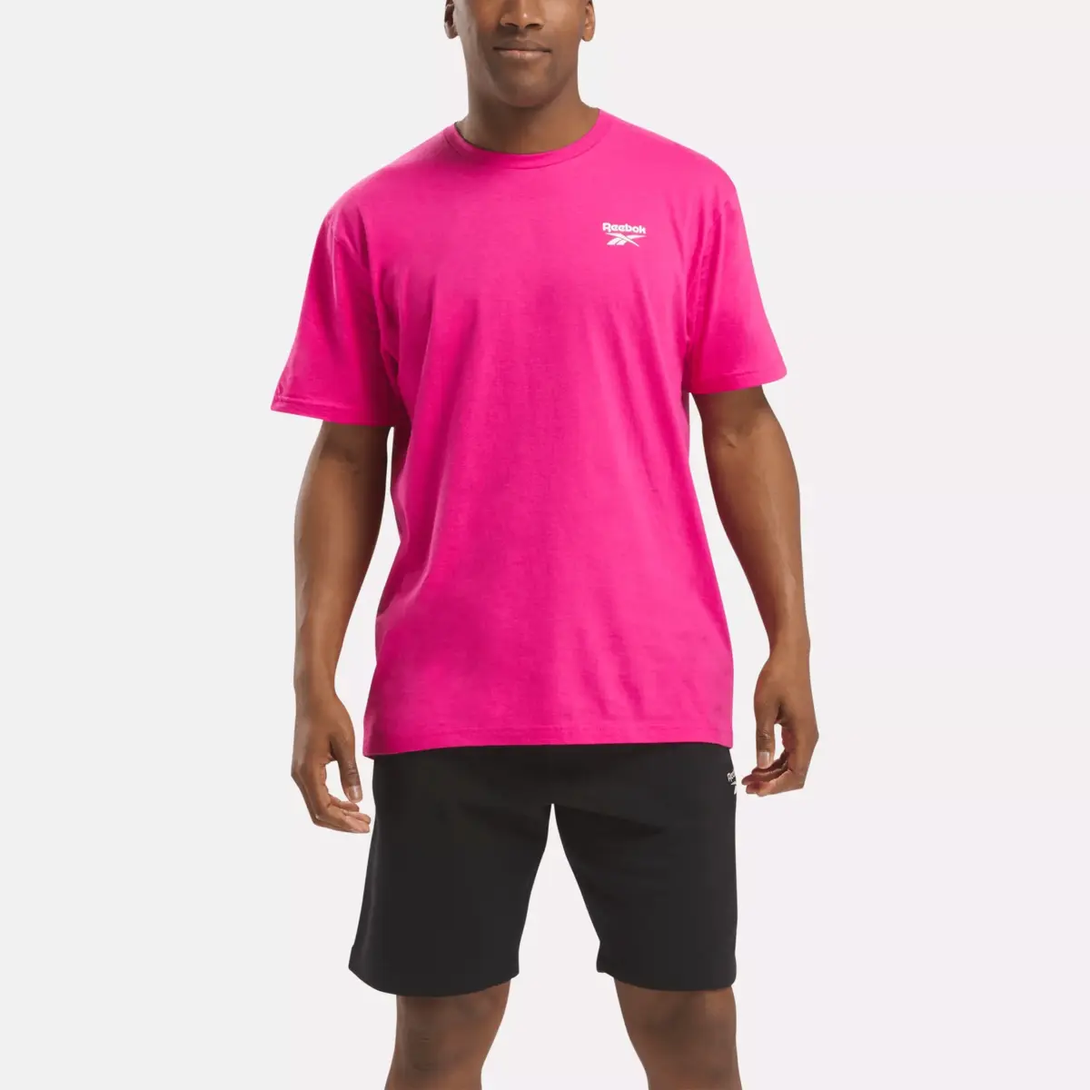 Men’s Classic Small Logo T-Shirt Men’s Classic Small Logo T-Shirt