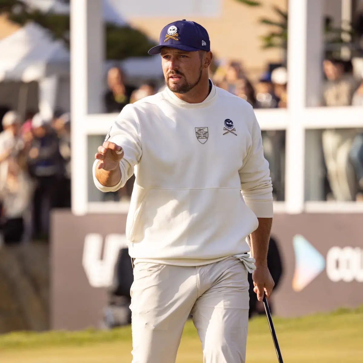 Men’s Long Sleeve Signature Legacy Crest Pullover Top