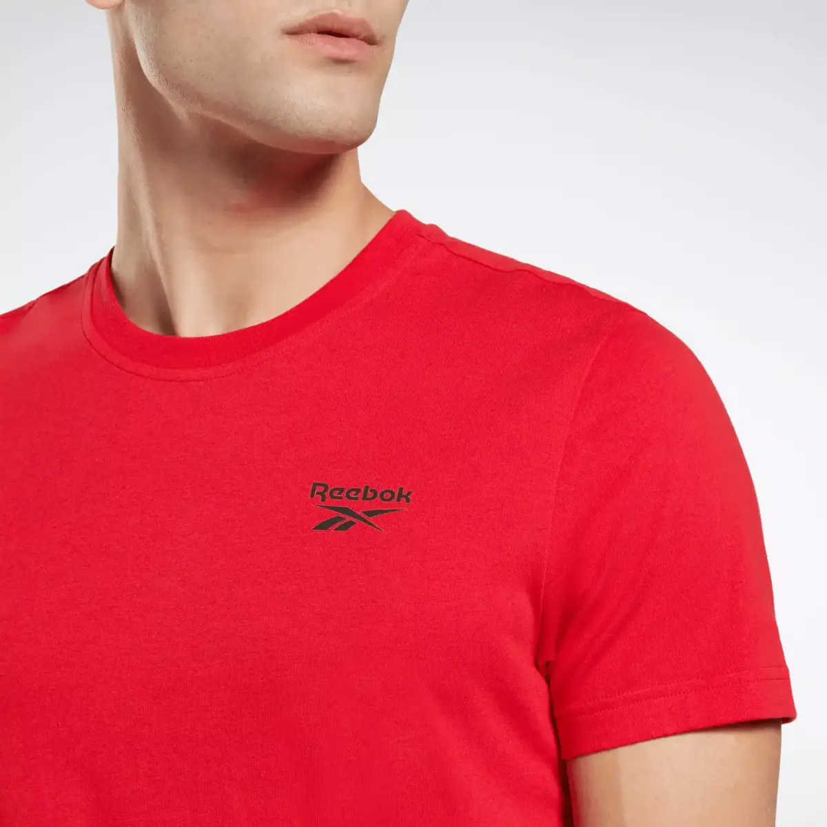 Men’s Reebok Identity Classics T-Shirt Men’s Reebok Identity Classics T-Shirt